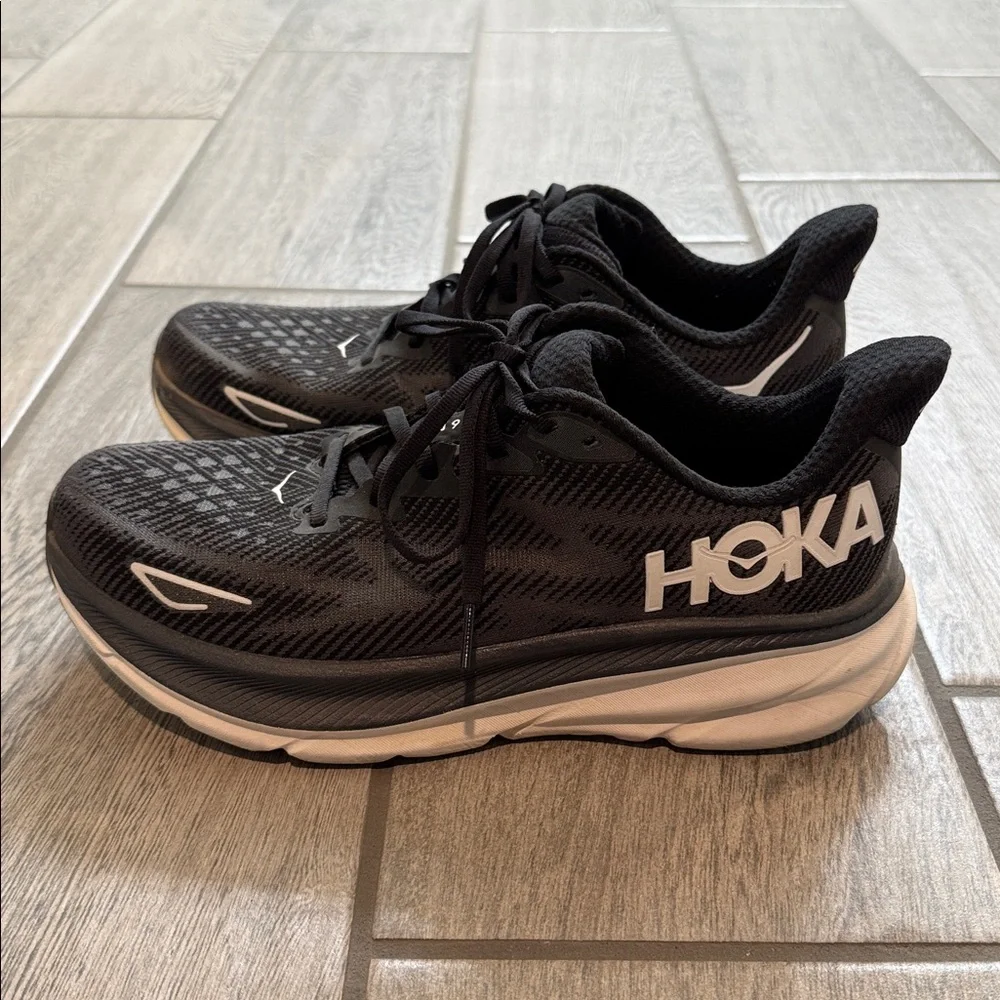 Hoka Clifton 9 Black and White Running Shoes - Picture 2 of 16